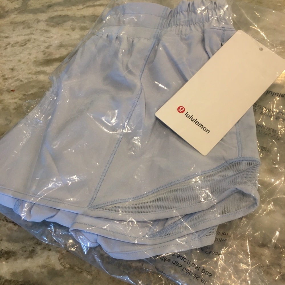 Last Pair!  Lululemon Hotty Hots 4” 6 - Picture 5 of 5